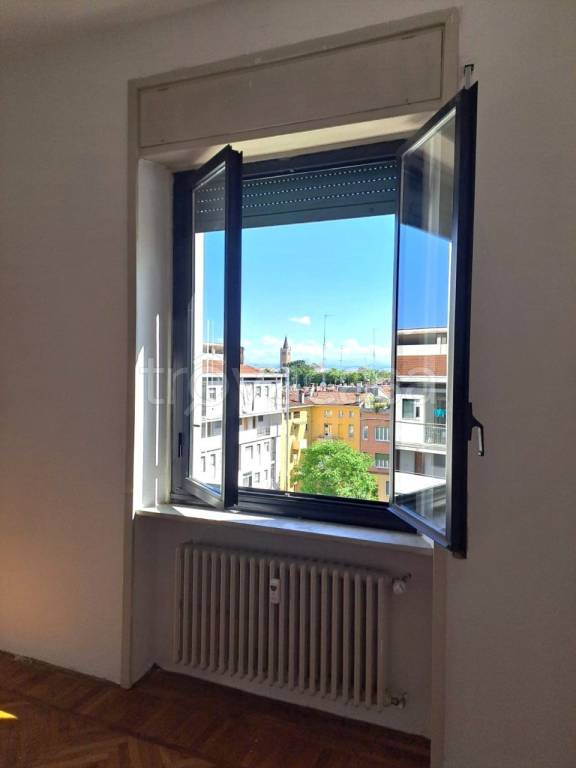 appartamento in vendita a Parma in zona Centro Storico