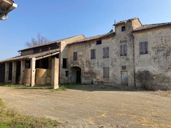 casale in vendita a Parma
