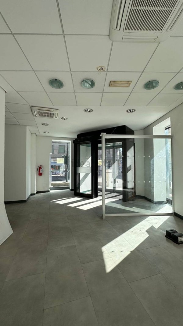 locale commerciale in vendita a Parma in zona San Leonardo