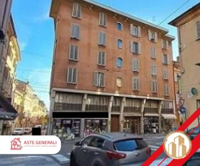 appartamento in vendita a Parma in zona Centro Storico