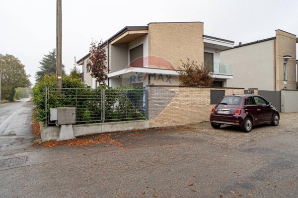 casa indipendente in vendita a Parma in zona Centro Storico
