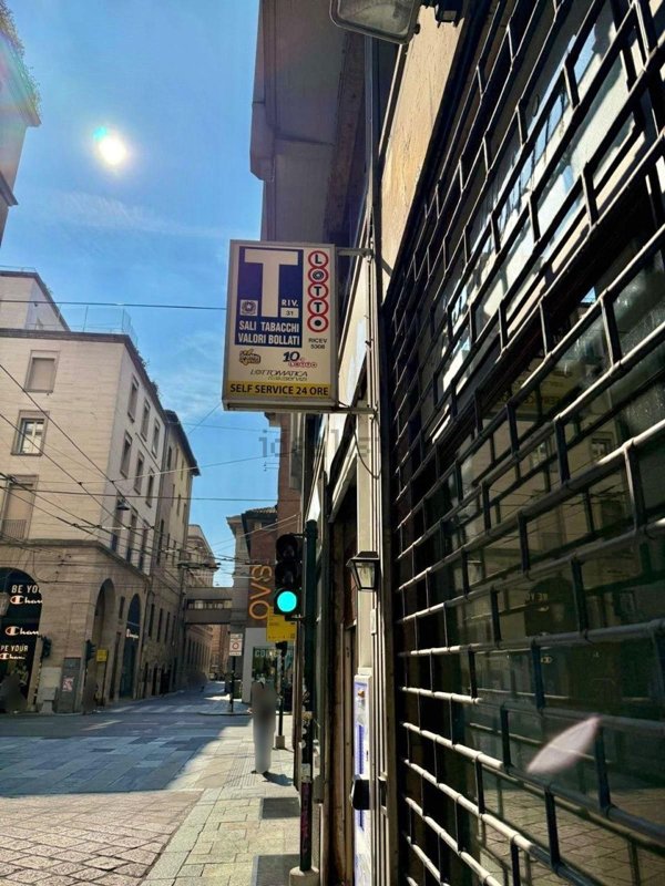 negozio in vendita a Parma in zona Centro Storico