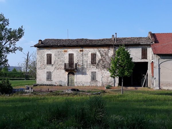 casale in vendita a Parma