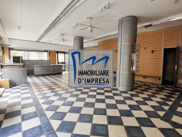 negozio in vendita a Parma in zona Centro Storico