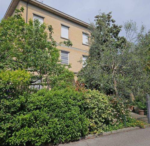 appartamento in vendita a Parma in zona Montanara