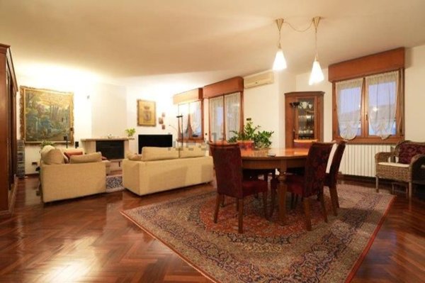 appartamento in vendita a Parma in zona Crocetta