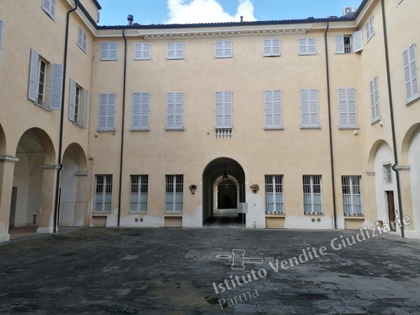 appartamento in vendita a Parma in zona Centro Storico