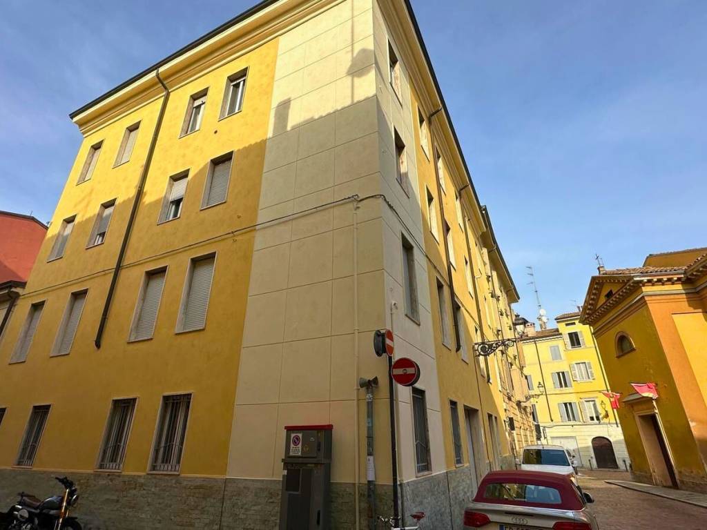 appartamento in vendita a Parma in zona Centro Storico