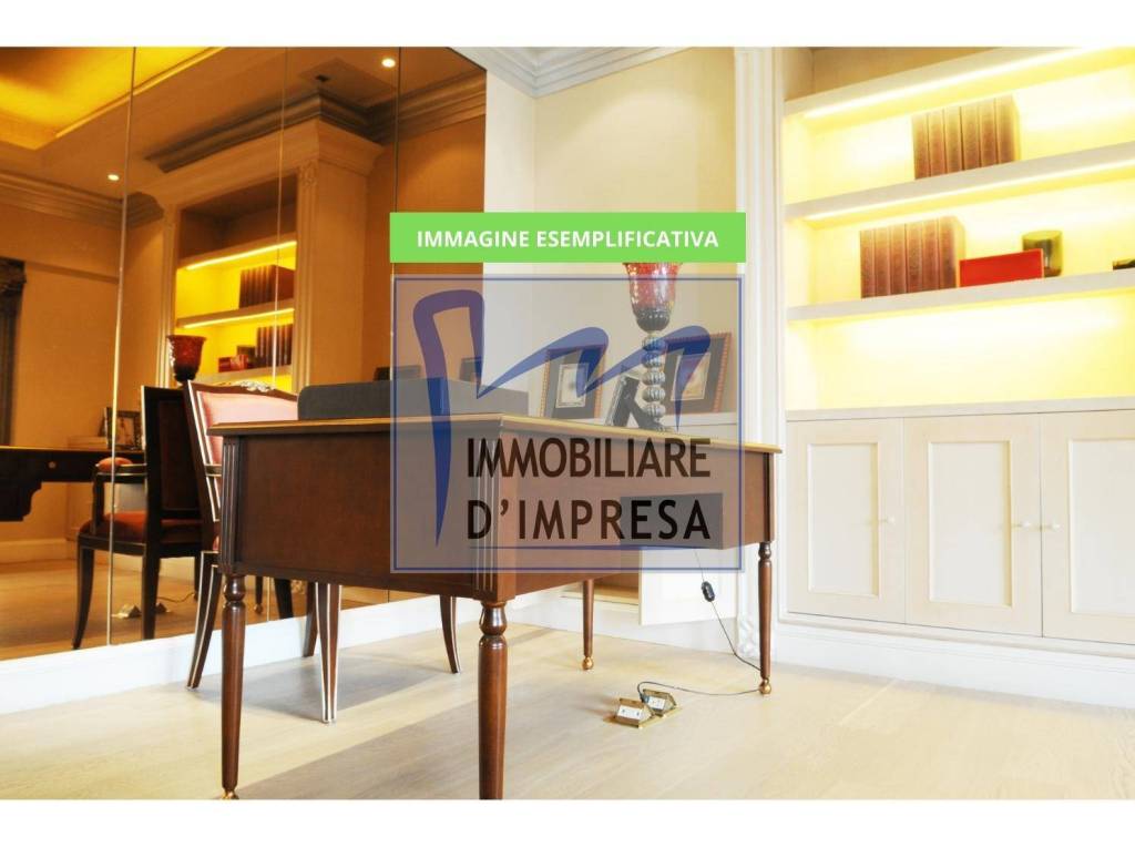 negozio in vendita a Parma in zona Centro Storico