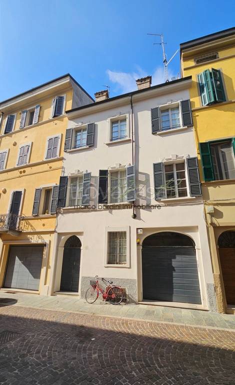 casa indipendente in vendita a Parma in zona Centro Storico