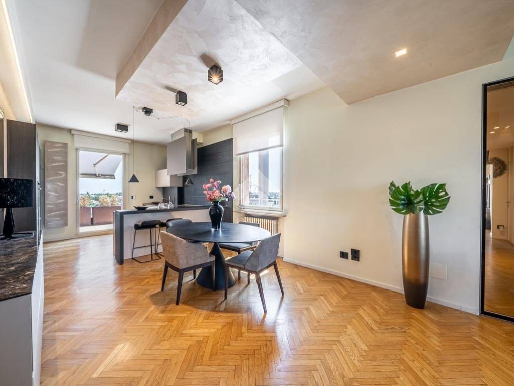 appartamento in vendita a Parma in zona Cittadella