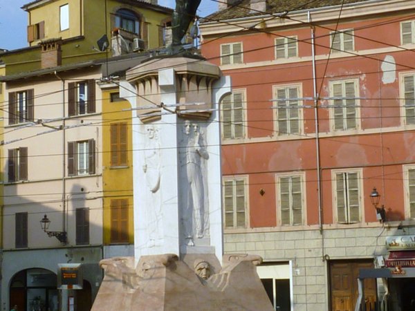 locale commerciale in vendita a Parma