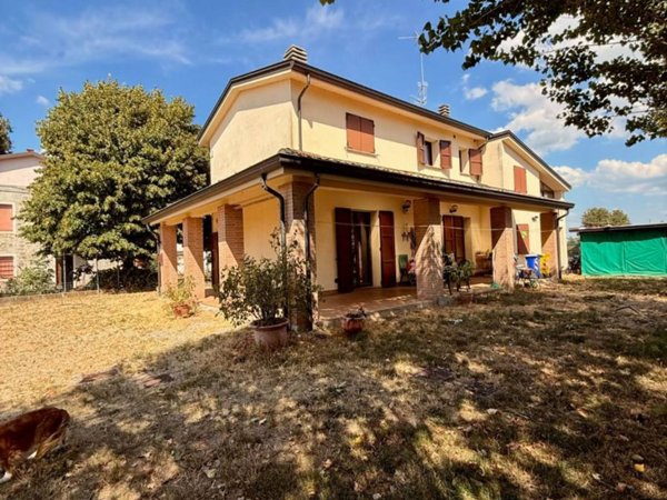 casa indipendente in vendita a Parma in zona Corcagnano