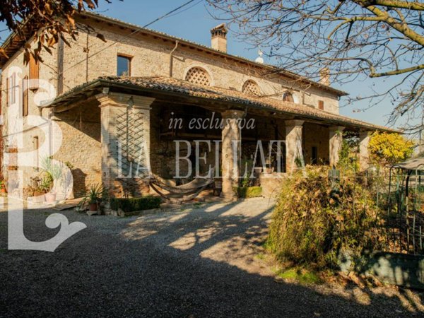 casa indipendente in vendita a Parma in zona Centro Storico