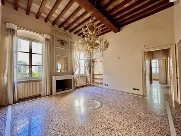 appartamento in vendita a Parma in zona Centro Storico