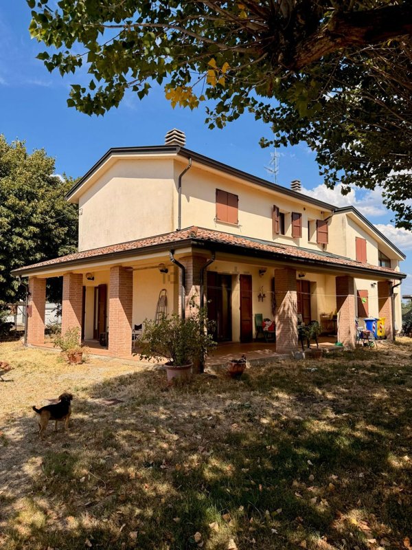 casa indipendente in vendita a Parma in zona Carignano