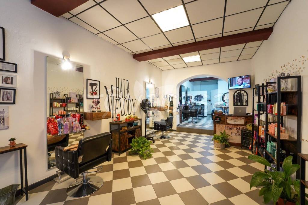 negozio in vendita a Parma in zona Centro Storico