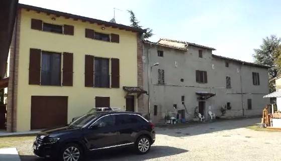 casa indipendente in vendita a Parma in zona Montanara