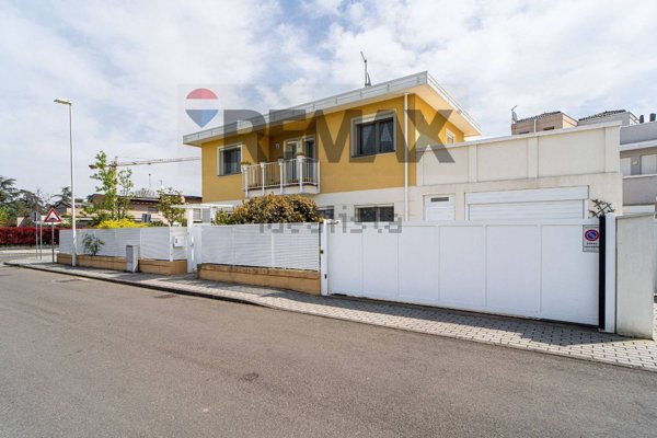 casa indipendente in vendita a Parma in zona Vicofertile