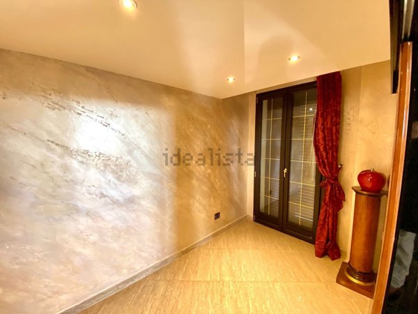 casa indipendente in vendita a Parma in zona Centro Storico