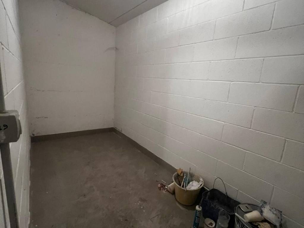 locale commerciale in vendita a Parma in zona San Lazzaro