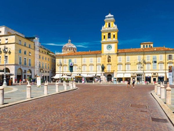 appartamento in vendita a Parma in zona Centro Storico