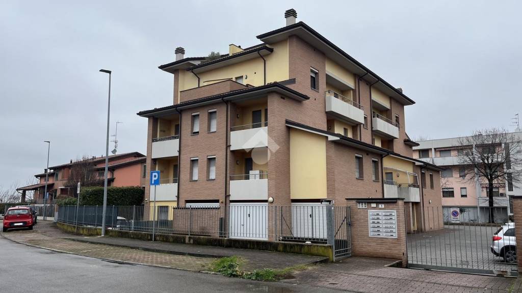 appartamento in vendita a Parma in zona Vicofertile