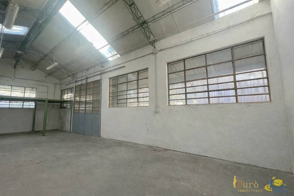 locale commerciale in vendita a Parma in zona San Leonardo