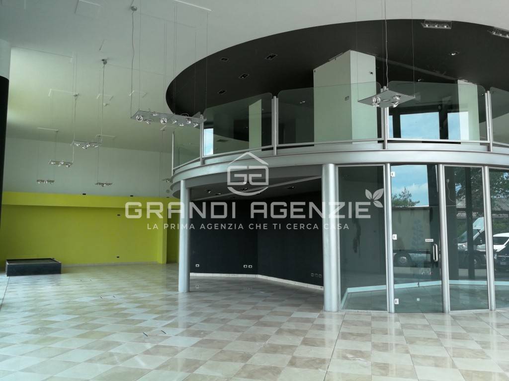 negozio in vendita a Parma in zona Gaione