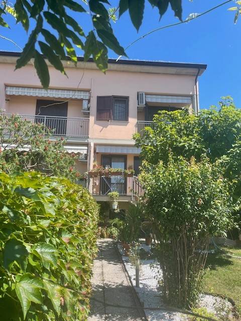 casa indipendente in vendita a Parma in zona San Leonardo