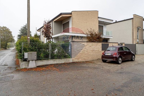 casa indipendente in vendita a Parma in zona Centro Storico