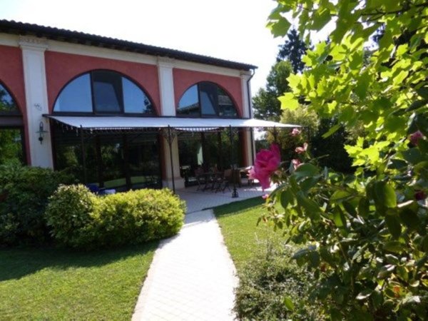 casa indipendente in vendita a Parma in zona Vigatto