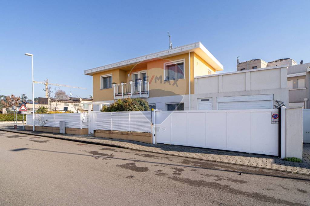 casa indipendente in vendita a Parma in zona Molinetto