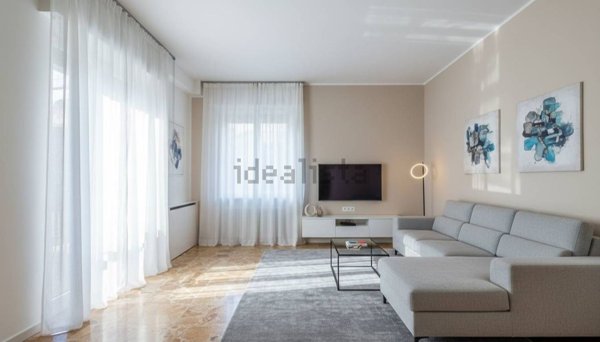 appartamento in vendita a Parma in zona Crocetta