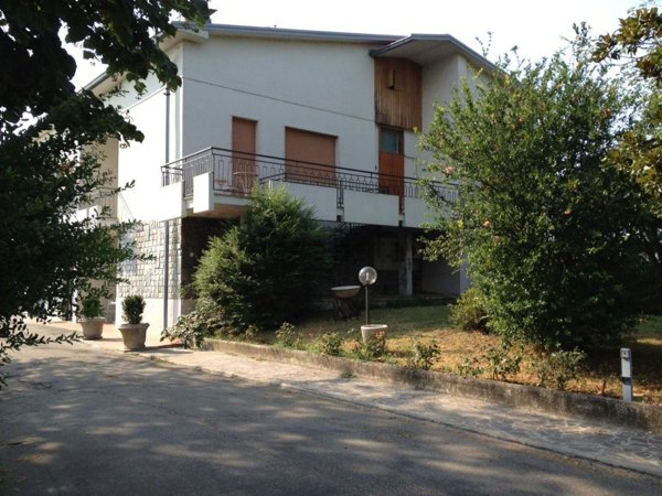 casa indipendente in vendita a Parma in zona Centro Storico