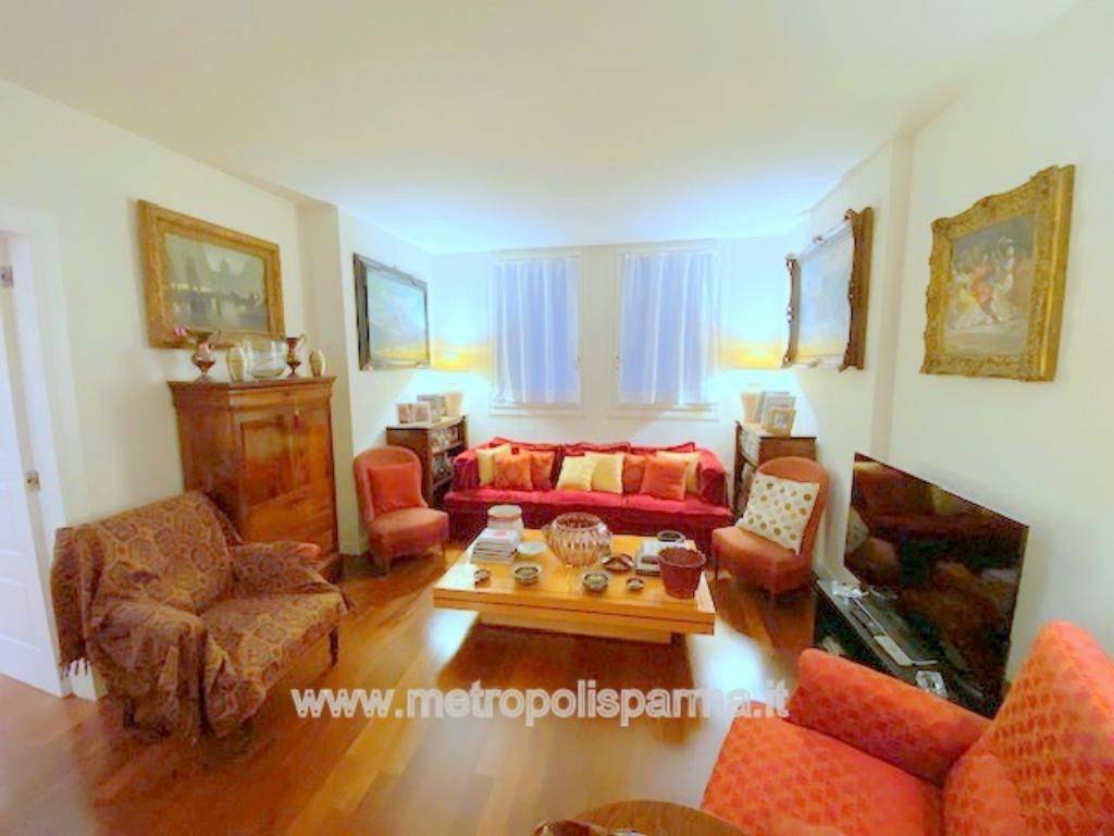 appartamento in vendita a Parma in zona Centro Storico