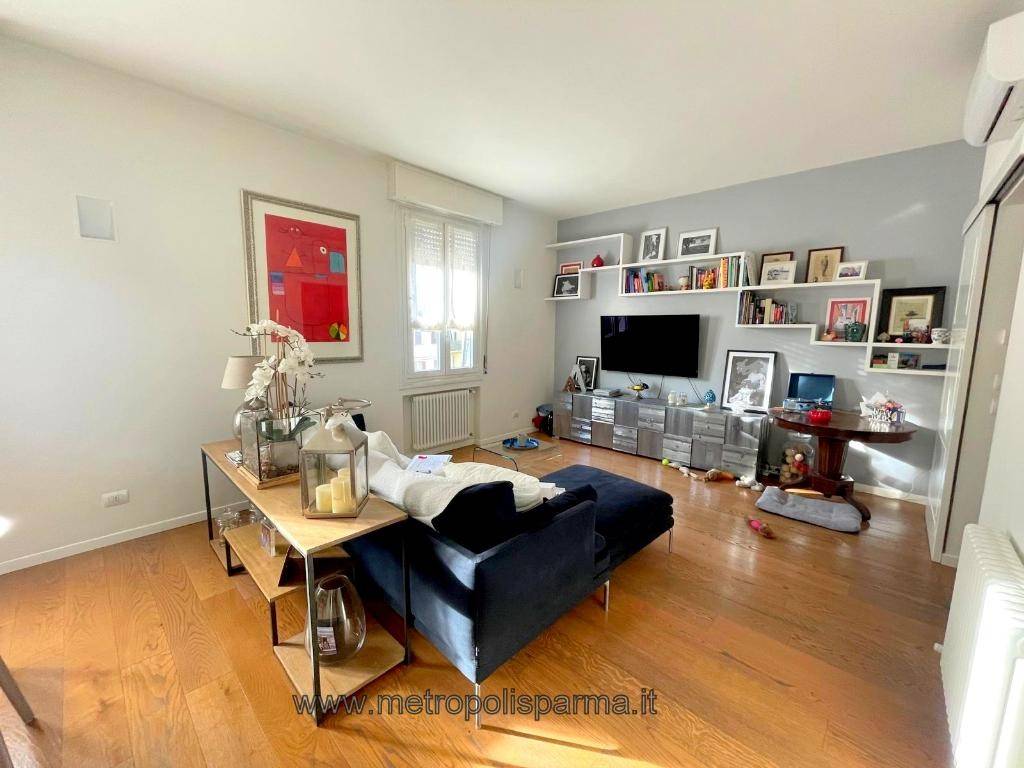 appartamento in vendita a Parma in zona Oltretorrente