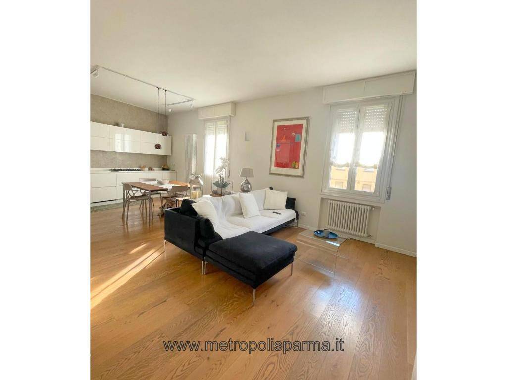 appartamento in vendita a Parma in zona Oltretorrente