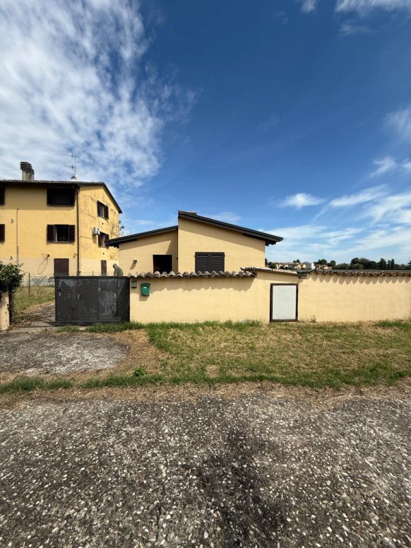 casa indipendente in vendita a Parma in zona Vicofertile