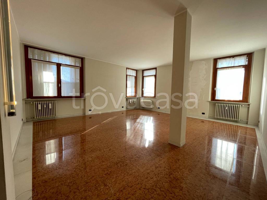 appartamento in vendita a Parma in zona Centro Storico