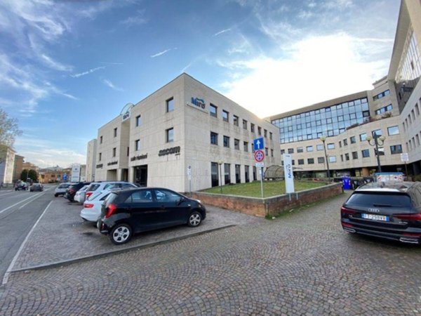 ufficio in vendita a Parma in zona Pablo
