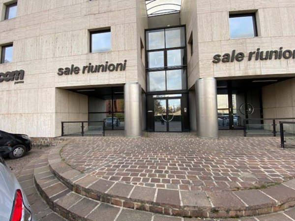 ufficio in vendita a Parma in zona Molinetto