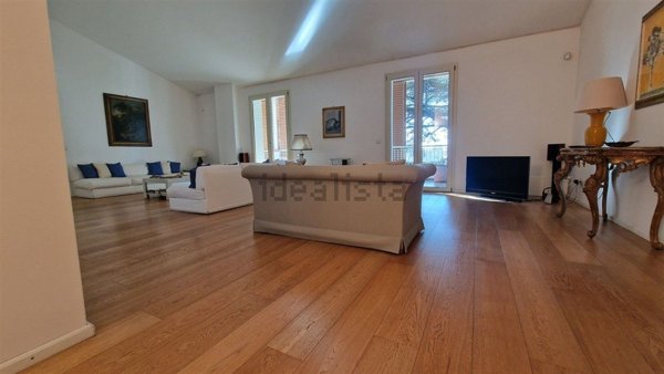 appartamento in vendita a Parma in zona Centro Storico