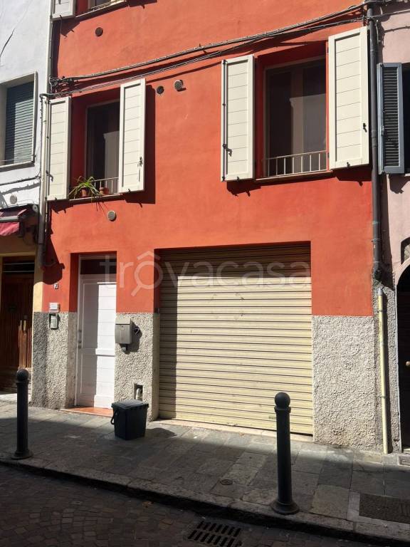 casa indipendente in vendita a Parma in zona Oltretorrente