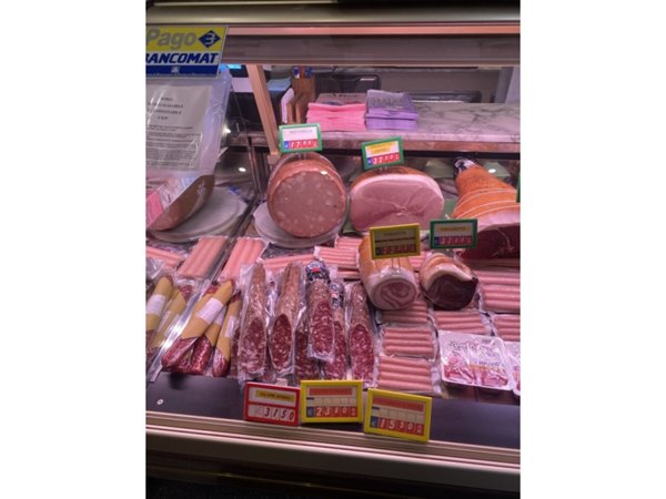 locale commerciale in vendita a Parma in zona Centro Storico