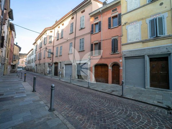 casa indipendente in vendita a Parma in zona Centro Storico