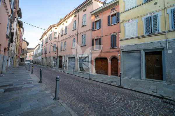 casa indipendente in vendita a Parma in zona Centro Storico