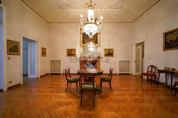 appartamento in vendita a Parma in zona Centro Storico