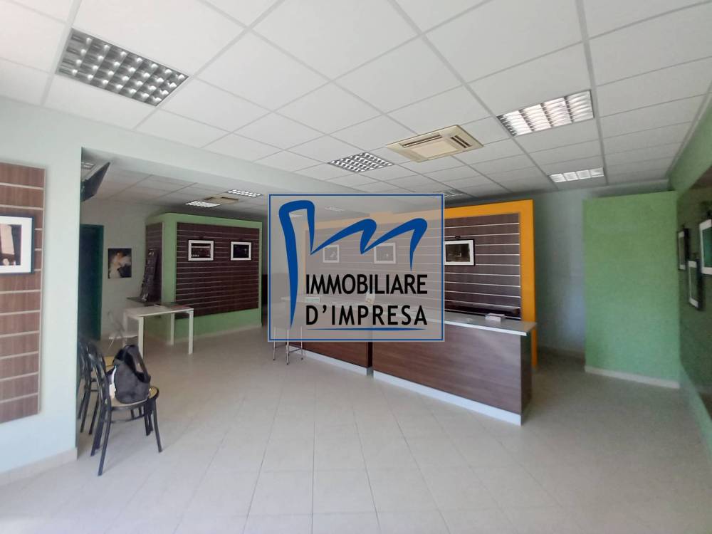 ufficio in vendita a Parma in zona San Leonardo