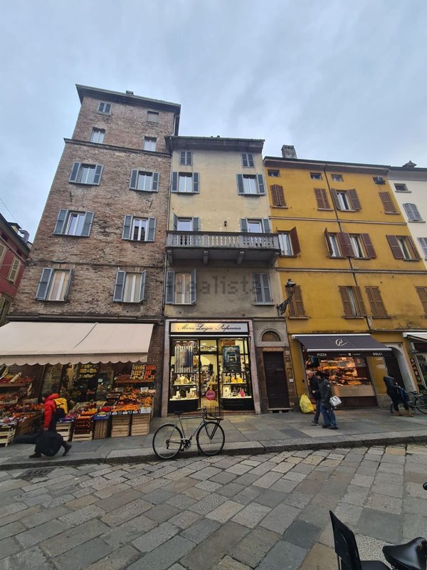 appartamento in vendita a Parma in zona Centro Storico